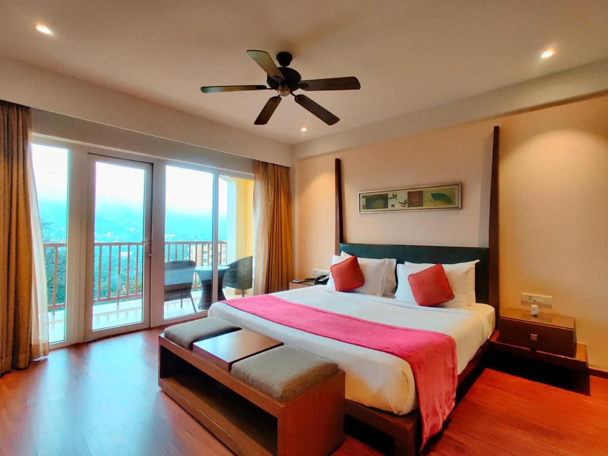 Fariyas Resort Lonavala Εξωτερικό φωτογραφία