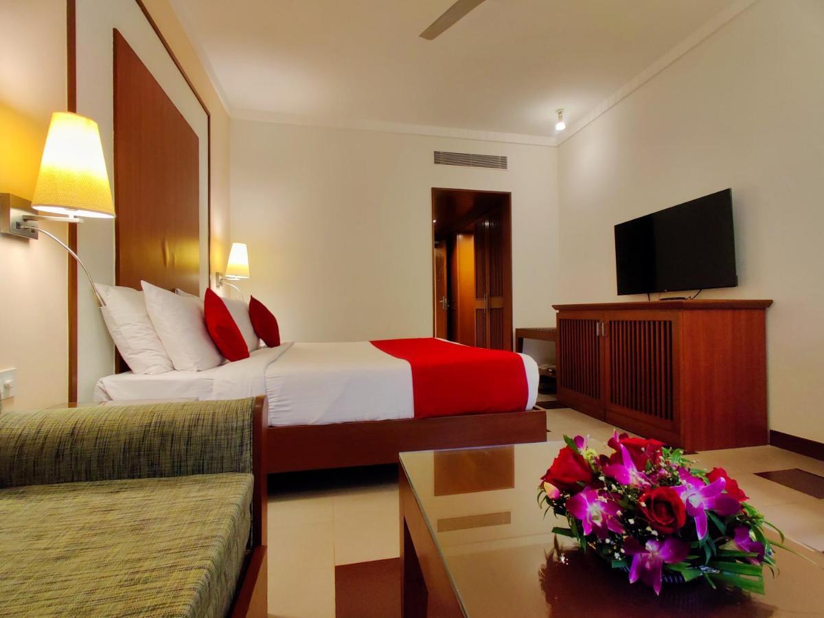 Fariyas Resort Lonavala Εξωτερικό φωτογραφία