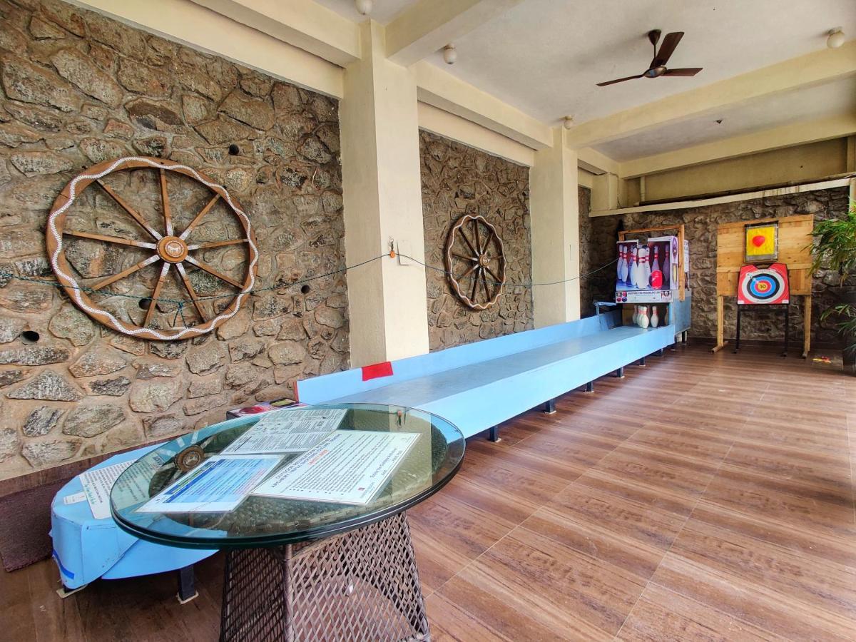 Fariyas Resort Lonavala Εξωτερικό φωτογραφία