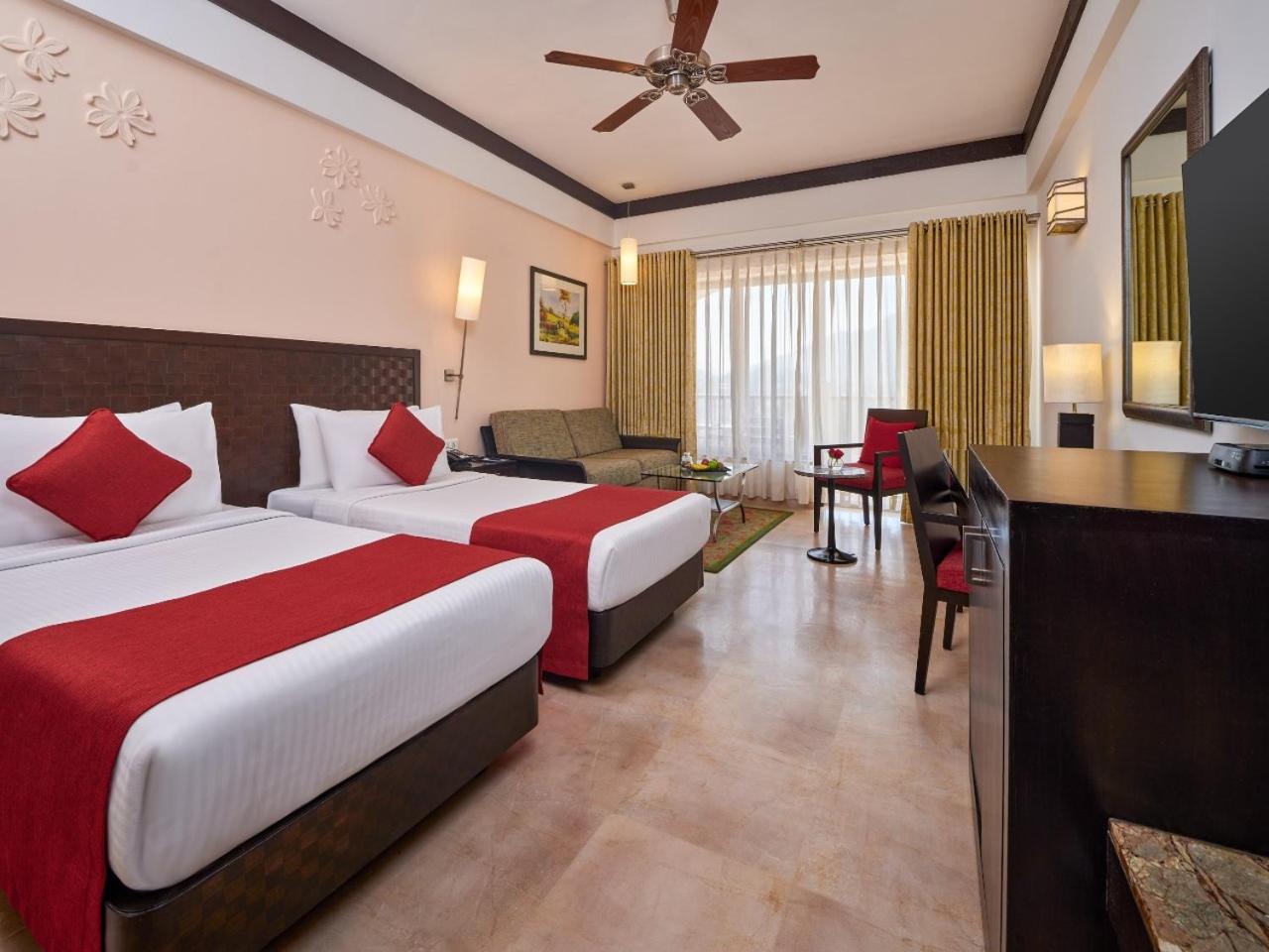Fariyas Resort Lonavala Εξωτερικό φωτογραφία